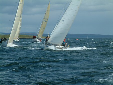 Picture of boats sailing fast upwind